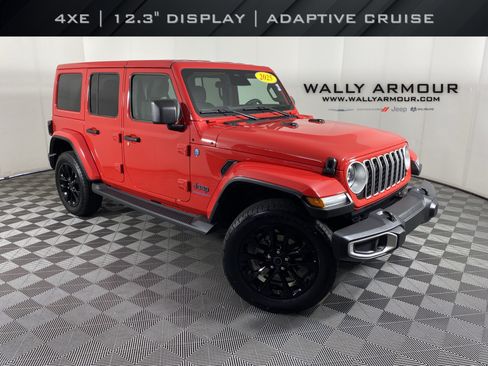 Used 2025 Jeep Wrangler Unlimited Sahara AWD/4WD image 1
