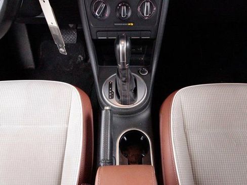 Used 2016 Volkswagen Beetle 1.8T Classic image 7