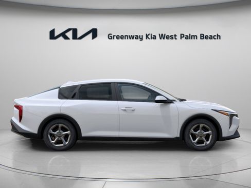 New 2026 Kia K4 FWD image 8