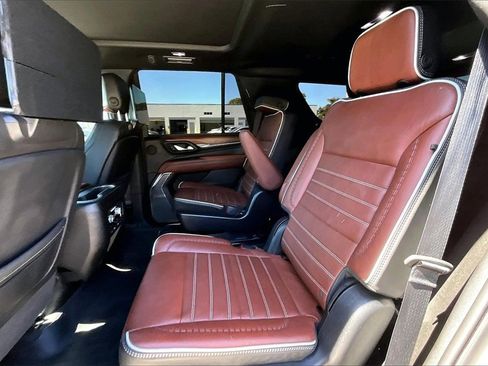 Used 2023 GMC Yukon Denali Ultimate image 17