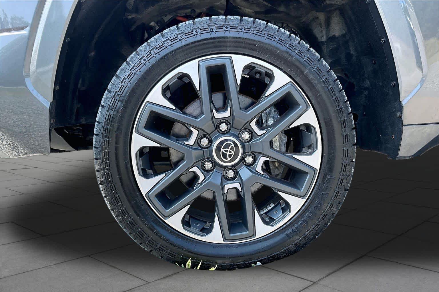 Used 2024 Toyota Tundra Limited AWD/4WD image 20
