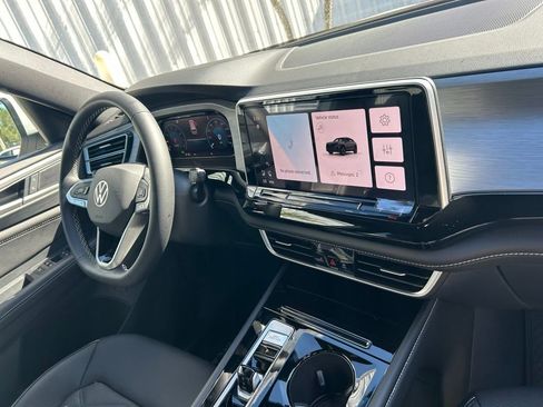 New 2026 Volkswagen Atlas Cross Sport SE FWD image 32