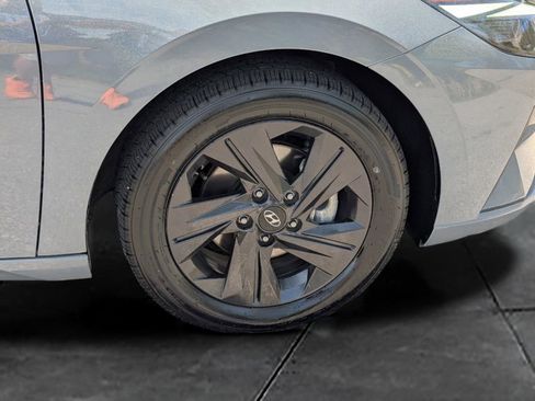 Used 2022 Hyundai Elantra SEL w/ Cargo Package image 11