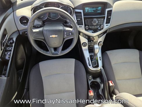 Used 2014 Chevrolet Cruze LS image 12