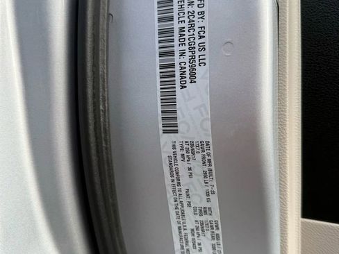 Used 2023 Chrysler Voyager LX image 34