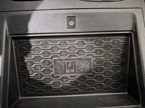 Used 2022 Nissan Frontier PRO-4X image 39