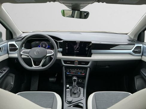 New 2025 Volkswagen Taos SE image 10