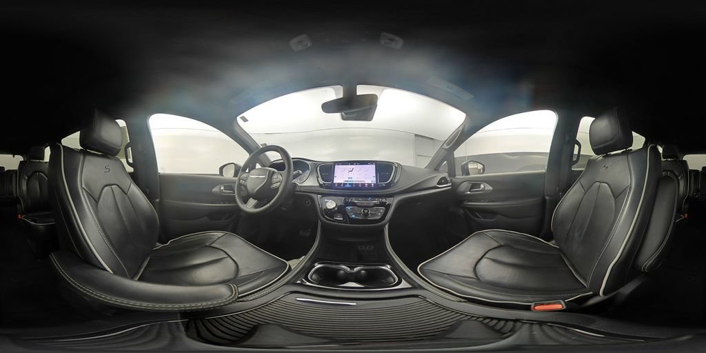 Used 2025 Chrysler Pacifica Limited FWD image 13