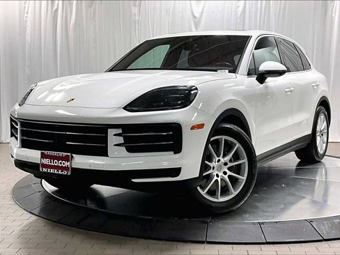Used 2024 Porsche Cayenne image 1