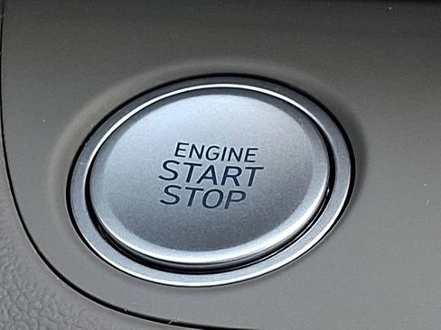 Used 2024 Hyundai Elantra SEL FWD image 25