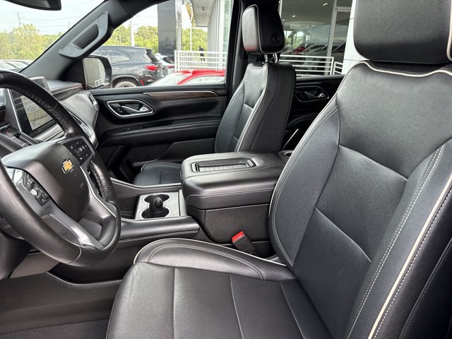 Used 2023 Chevrolet Suburban Premier AWD/4WD image 4