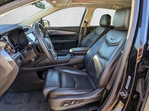 Used 2017 Cadillac XT5 Luxury image 16