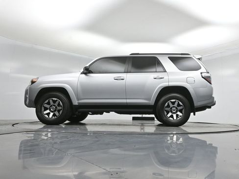 Used 2021 Toyota 4Runner TRD Off-Road image 7