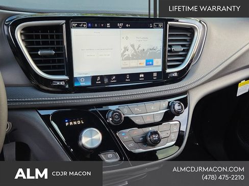 New 2026 Chrysler Pacifica Select FWD image 22
