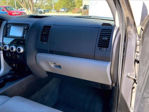 Used 2016 Toyota Sequoia SR5 image 19