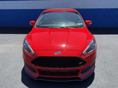 Used 2015 Ford Focus ST w/ Equipment Group 402A FWD image 4