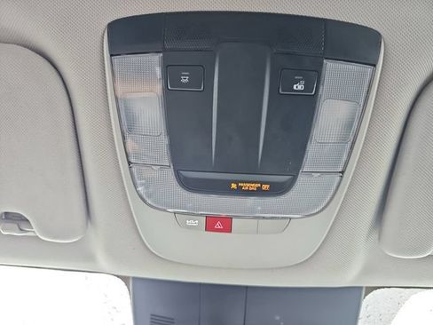 Used 2024 Kia Sorento S AWD/4WD image 33