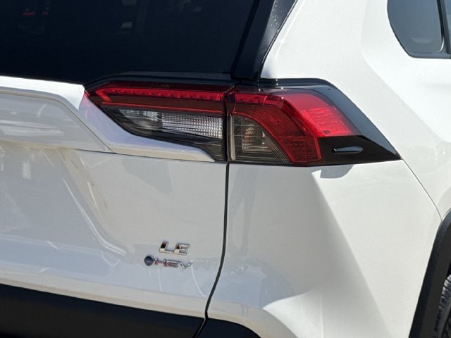 Used 2025 Toyota RAV4 LE AWD/4WD image 7