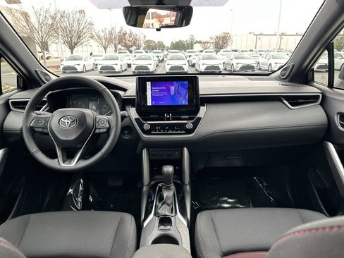 Certified 2024 Toyota Corolla Cross SE image 29