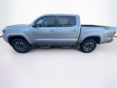 Used 2021 Toyota Tacoma TRD Sport w/ Technology Package RWD image 2
