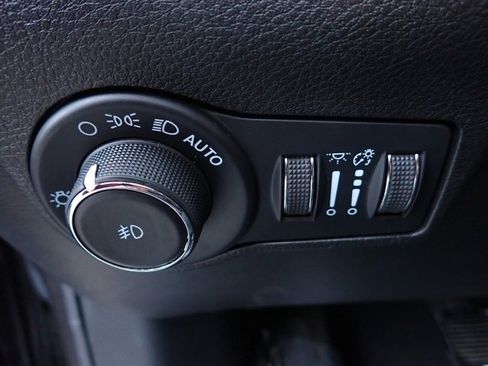 Certified 2022 Jeep Compass Limited image 19