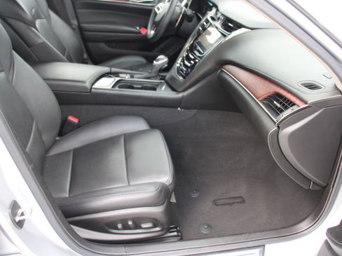 Used 2018 Cadillac CTS Luxury image 19