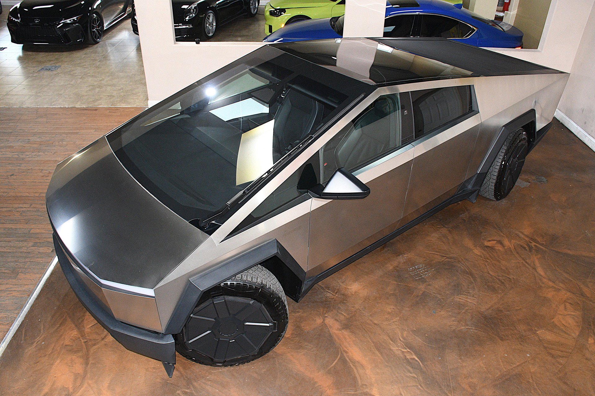 Used 2024 Tesla Cybertruck AWD Crew Cab image 74