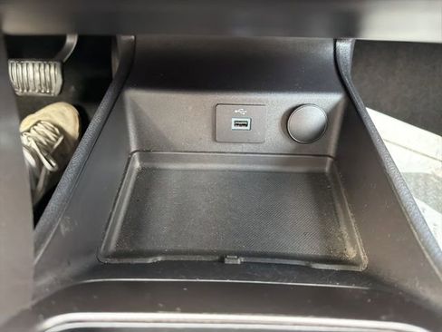 Used 2018 Ford Fusion S image 23