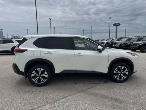 Used 2023 Nissan Rogue SV AWD/4WD image 2