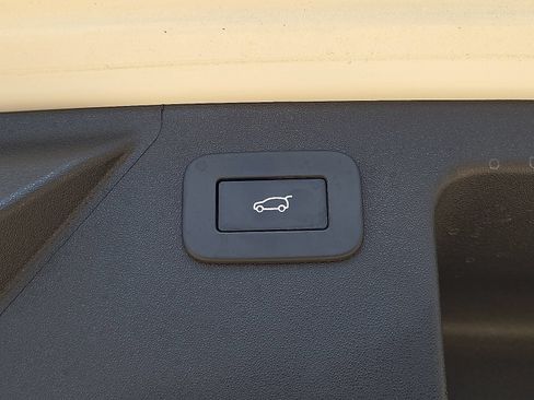 Used 2025 Land Rover Discovery Sport S AWD/4WD image 13
