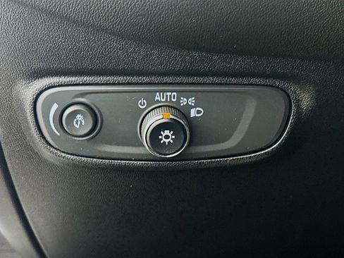 Used 2019 Chevrolet Equinox LT image 16