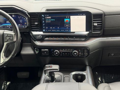 Used 2023 Chevrolet Silverado 1500 LTZ AWD/4WD image 13