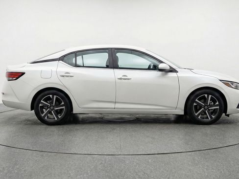 Used 2025 Nissan Sentra SV FWD image 11