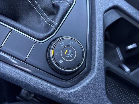 Used 2023 Volkswagen Tiguan SEL R-Line image 29