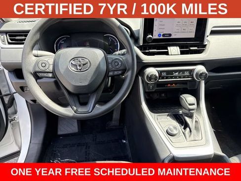 Used 2025 Toyota RAV4 XLE AWD/4WD image 17