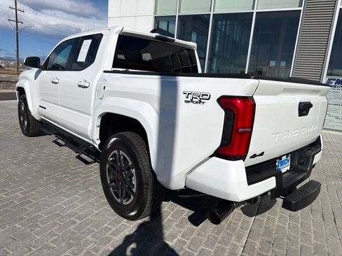 Used 2025 Toyota Tacoma TRD Sport image 3