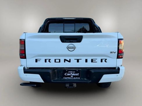Used 2022 Nissan Frontier SV w/ Graphics Package RWD image 8