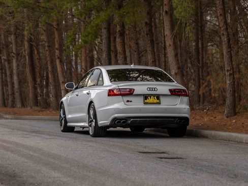 Used 2017 Audi S6 Prestige w/ S6 Sport Package image 43