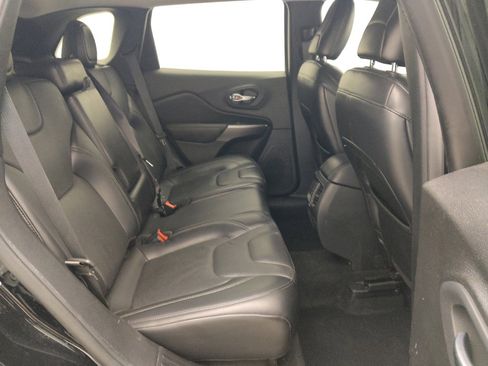 Used 2020 Jeep Cherokee Limited image 19