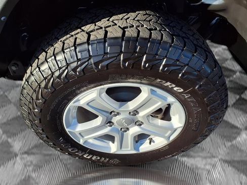 Used 2021 Jeep Wrangler Unlimited Sport image 18