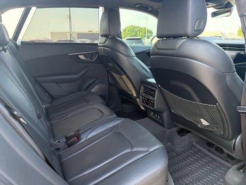Used 2019 Audi Q8 Prestige w/ Luxury Package AWD/4WD image 8