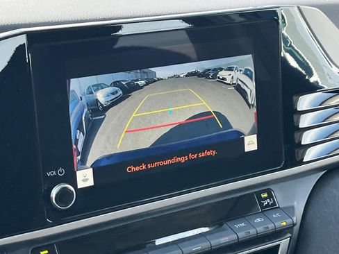 Used 2025 Toyota Camry LE image 23