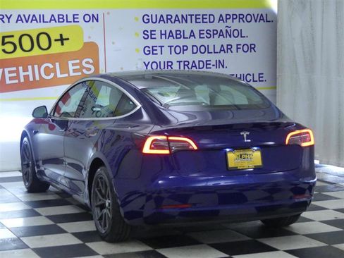 Used 2019 Tesla Model 3 Standard Range Plus image 4
