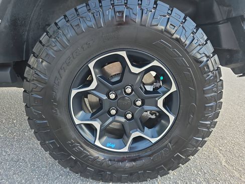 Used 2023 Jeep Wrangler Unlimited Rubicon 4xe AWD/4WD image 32