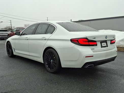Used 2022 BMW 530i xDrive w/ Premium Package image 7