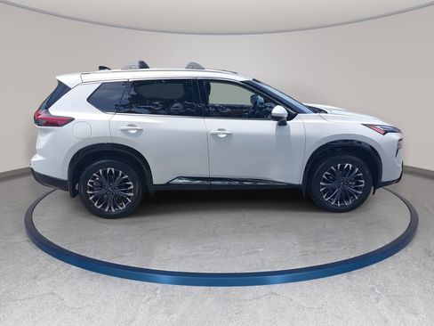 Used 2026 Nissan Rogue Platinum w/ Platinum Premium Package AWD/4WD image 4