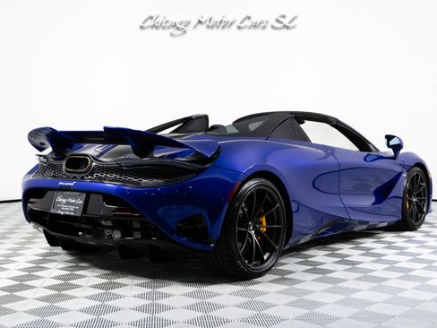 Used 2026 McLaren 750S Spider RWD image 8