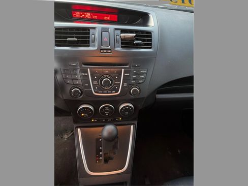 Used 2013 MAZDA MAZDA5 Sport FWD image 21