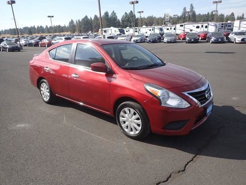 Used 2019 Nissan Versa SV FWD image 7