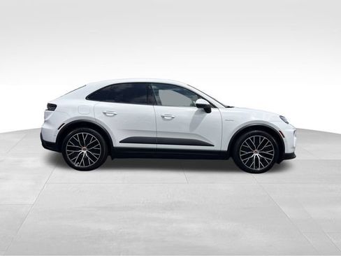 Used 2025 Porsche Macan Electric w/ Premium Package RWD image 6